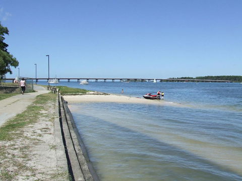 Spacious Family Unit With Incredible Views. - Accommodation Search 15