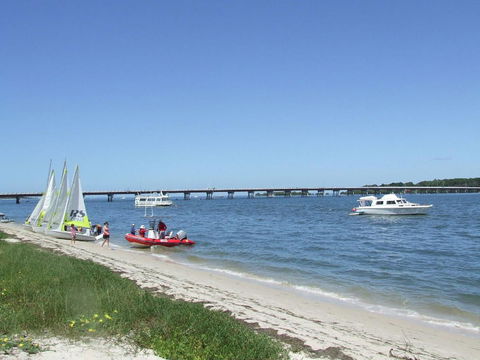 Spacious Family Unit With Incredible Views. - Accommodation Search 9