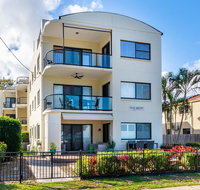 Waterfront views from private rooftop balcony - Bayview South Esp Bongaree - Accommodation Search