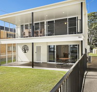 Waterfront Retreat with room for a boat - Welsby Pde Bongaree - Accommodation Search