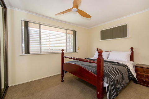 Short Stroll To Surf Beach - North Street, Woorim - Accommodation Search 18