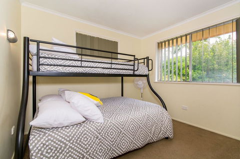 Short Stroll To Surf Beach - North Street, Woorim - Accommodation Search 6