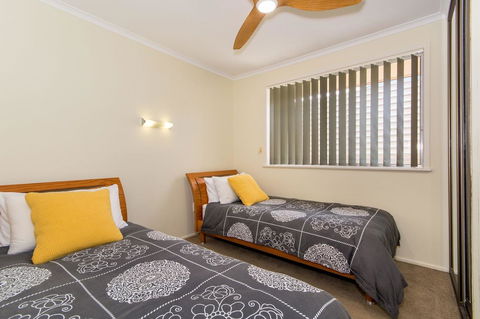 Short Stroll To Surf Beach - North Street, Woorim - Accommodation Search 13