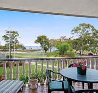 Huge top floor unit across the road....Waterfront - Accommodation Search