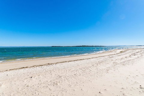 Great Views, Ground Floor Unit Clearview Apartments South Esplande, Bongaree - Accommodation Search 9