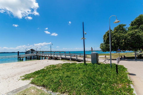 Great Views, Ground Floor Unit Clearview Apartments South Esplande, Bongaree - Accommodation Search 4