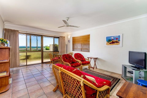 Great Views, Ground Floor Unit Clearview Apartments South Esplande, Bongaree - Accommodation Search 3