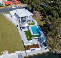 Stunning Canal Home Oh So Close To The Waterfront - Accommodation Search