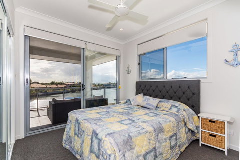Stunning Canal Home Oh So Close To The Waterfront - Accommodation Search 20