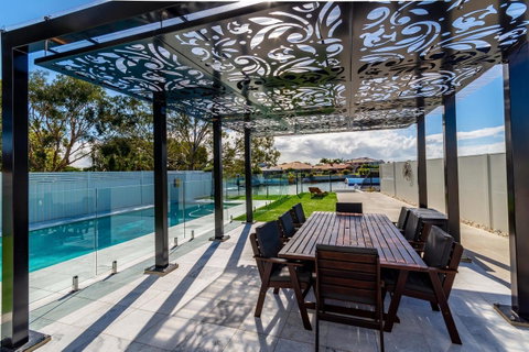 Stunning Canal Home Oh So Close To The Waterfront - Accommodation Search 9