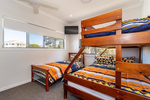 Stunning Canal Home Oh So Close To The Waterfront - Accommodation Search 14
