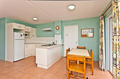 The Islander - Accommodation Search 24