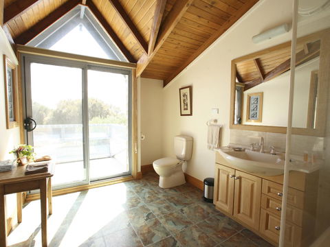 Mountain Seas Lodge - Accommodation Search 14