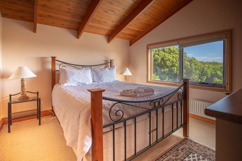 Mountain Seas Lodge - Accommodation Search 11