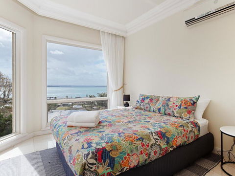 'Baylife Villa' 4a Warruga St - Large Home With WIFI, Netflix, Aircon, Linen & Spectacular Views - Accommodation Search 2