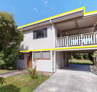 'Beach Break 1' 1/10 Lionel Street - upstairs unit with Aircon - Accommodation Search