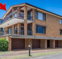 'COLUMBIA VIEWS' 2/9 COLUMBIA CLOSE - AIRCON WIFI NETFLIX VIEWS  BOAT PARKING - Accommodation Search