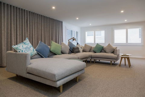 'Salt & Light' Mollymook - Accommodation Search 2