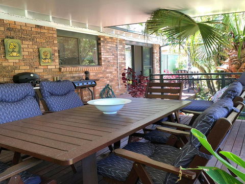 'Sandy Palms' 28 Moorooba Cr - Beautiful Home With Wifi, Air-con And Boat Parking - Accommodation Search 2