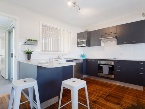 'Shoalz', 28 Rigney Street - Renovated Pet Friendly Cottage & Boat Parking - Accommodation Search 3