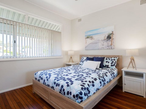 'Shoalz', 28 Rigney Street - Renovated Pet Friendly Cottage & Boat Parking - Accommodation Search 1