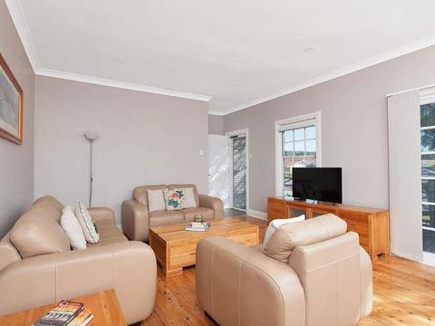 'The Croft' 11 Boulder Bay Rd - Cosy Beach House With Aircon & Only 270m To The Beach - Accommodation Search 2