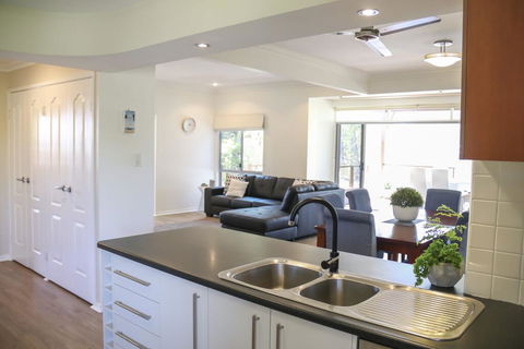 'Top Tier' Dog Friendly Holiday Home - Accommodation Search 2