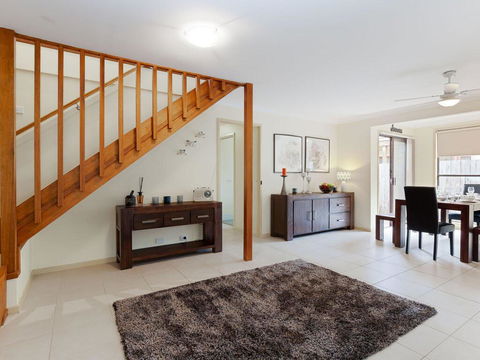'Willows At The Bay' 111 Horace St - Large House With Aircon, WIFI And Boat Parking. - Accommodation Search 3