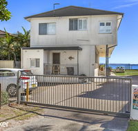 'Yacaaba' Beautiful Waterfront Location - Accommodation Search