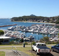 1 'Laman Lodge' 15 Laman Street - stunning air conditioned unit with water views and WIFI - Accommodation Search