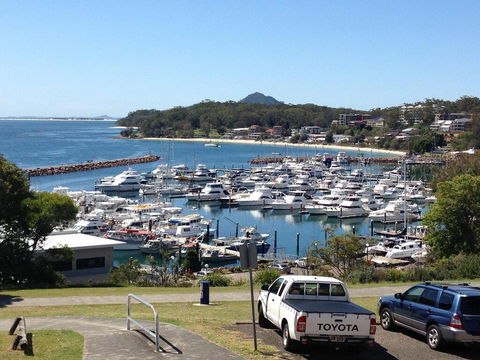 1 'Laman Lodge', 15 Laman Street - Stunning Air Conditioned Unit With Water Views And WIFI - Accommodation Search 0
