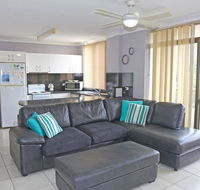 1 'The Commodore' 9-11 Donald St - Ground Floor Unit Close To Shops Cafe's And Marina - Accommodation Search