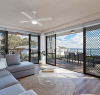 1 'The Poplars' 34 Magnus St - panoramic water views pool aircon  WIFI - Accommodation Search