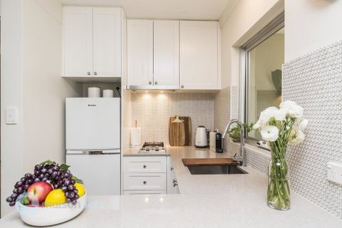 1 Bdrm Manly Beachside Apt With Parking - Accommodation Search 1