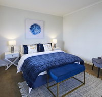 1 Bdrm Top Floor Apt With Sunroom - Accommodation Search