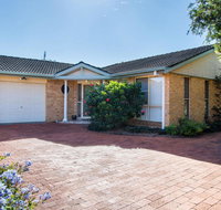 1/4 Huntly Close - Accommodation Search