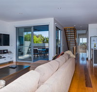 10 Sands Bvd - Accommodation Search