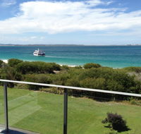 11 'Luskin Lodge' 29 Weatherly Close - stunning water views - Accommodation Search