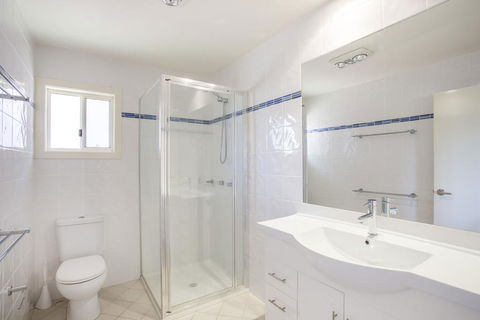11 Riley St - Stylishly Modern - Accommodation Search 2