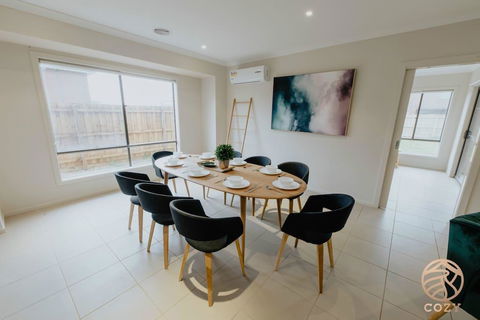 113, Balanchin Street Family Resort In Point Cook - Accommodation Search 2