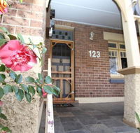 123 Hill St Heart of Orange Double Brick - Accommodation Search