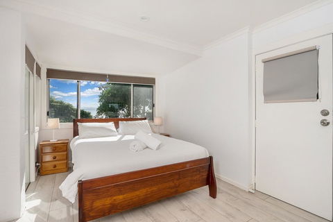 13 Brownell Drive Wategos Beach - Beach House - Accommodation Search 3