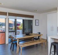 13 Shore Place - Accommodation Search