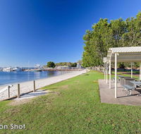 14 'The Commodore' 9-11 Donald Street- unit in the heart of town with views  WIFI - Accommodation Search