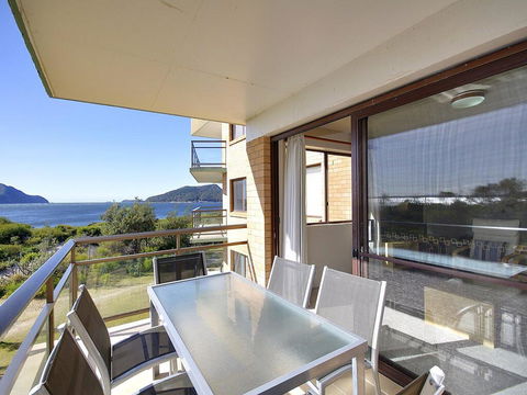 15 'Intrepid', 3 Intrepid Close - Right On The Beachfront - Accommodation Search 0