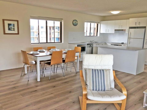 15 'Intrepid', 3 Intrepid Close - Right On The Beachfront - Accommodation Search 3