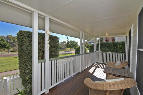16 Beachway Pde, Marcoola: Linen Incl, WiFi, Pet Friendly, A/Cond. 500 BOND - Accommodation Search 0