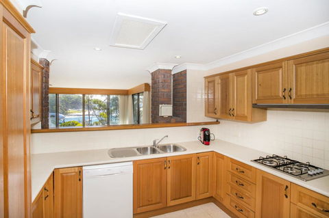 16 Shipton Cres - Secluded Away - Accommodation Search 1