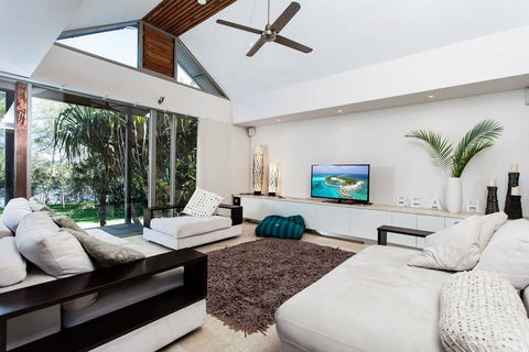 18A Childe Street, Belongil Beach - Belongil Beach Pavilion House - Accommodation Search 0