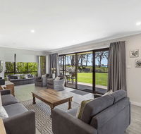 19 'Bay Parklands' 2 Gowrie Avenue - ground floor renovated unit with water views  WIFI - Accommodation Search